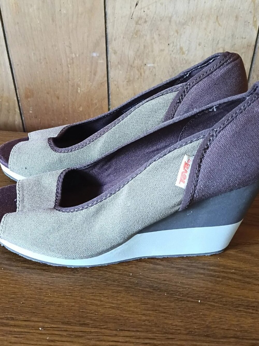 Teva Women's Wedge Peep Toe Shoes Size 7 Taupe Brown Canvas Slip-On - Picture 3 of 7